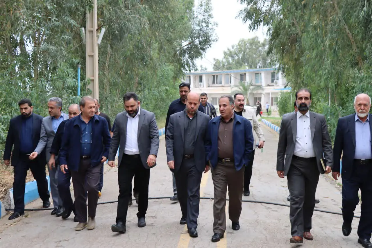 بازدید از شرکت کشت و صنعت قند خاورمیانه توسط نماینده محترم شهرستان شوش در مجلس شورای اسلامی و فرماندار محترم به مناسبت روز گارگر