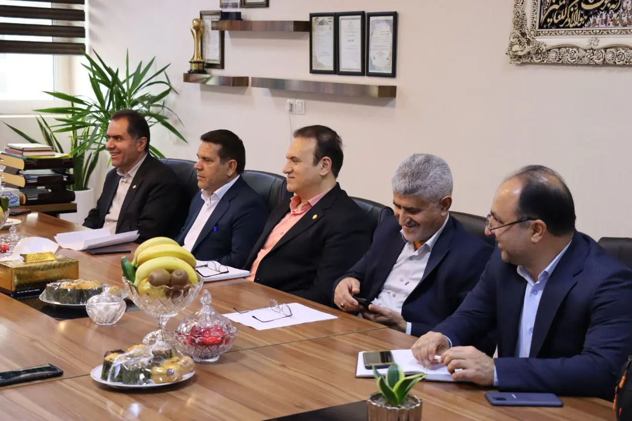 بازدید جناب آقای دکتر یوسفی، سرپرست بانک ملی استان خوزستان و جناب آقای دکتر شاکری، معاونت مالی و اقتصادی هلدینگ سپهر آرمان از شرکت کشت و صنعت قند خاورمیانه