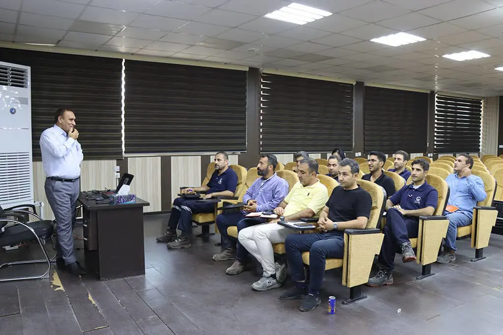 دوره ها و کارگاههای اموزشی کارخانه کشت و صنعت خاورمیانه با توجه به دوره اورهال کارخانه اغاز شد.