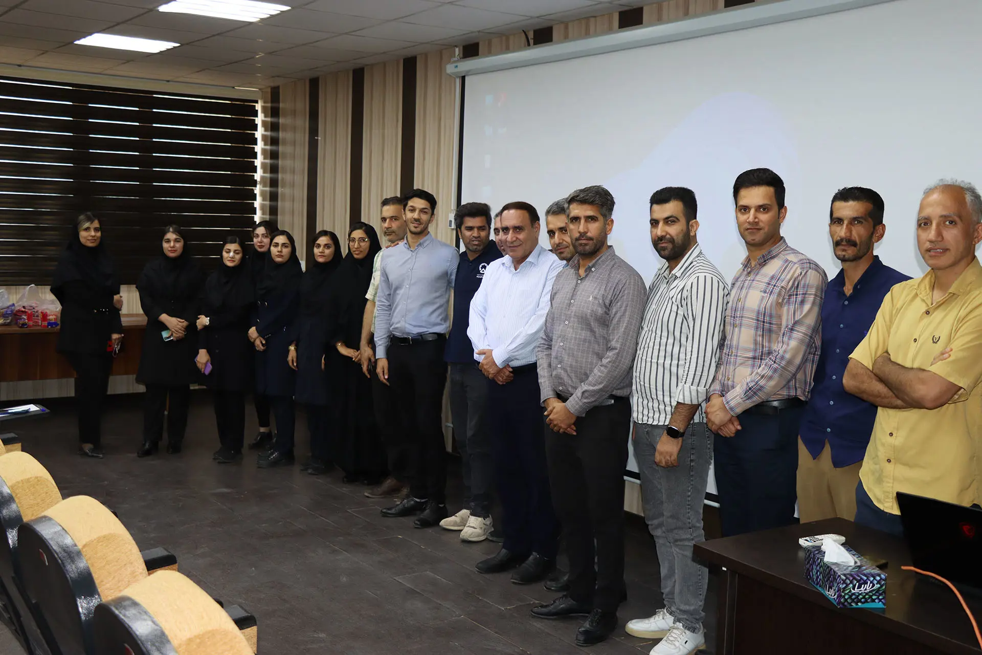 کارگاه آموزشی رفتار سازمانی با شرکت کارکنان اداری آغاز شد